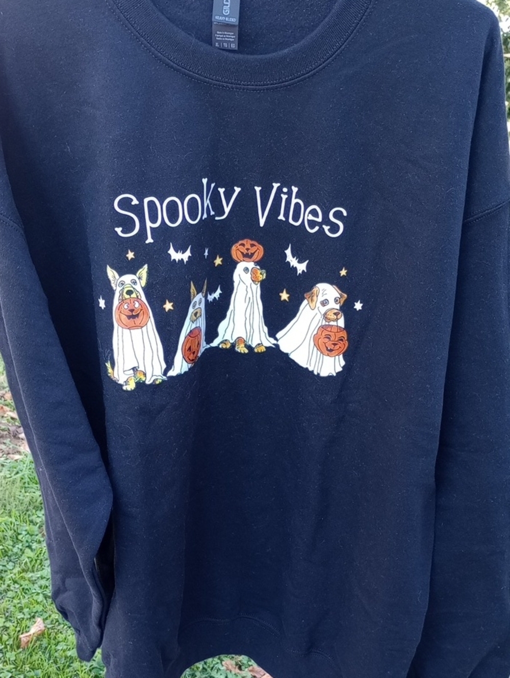 Gildan Black Crewneck Sweatshirt with Halloween Dog Graphic XL NWOT
